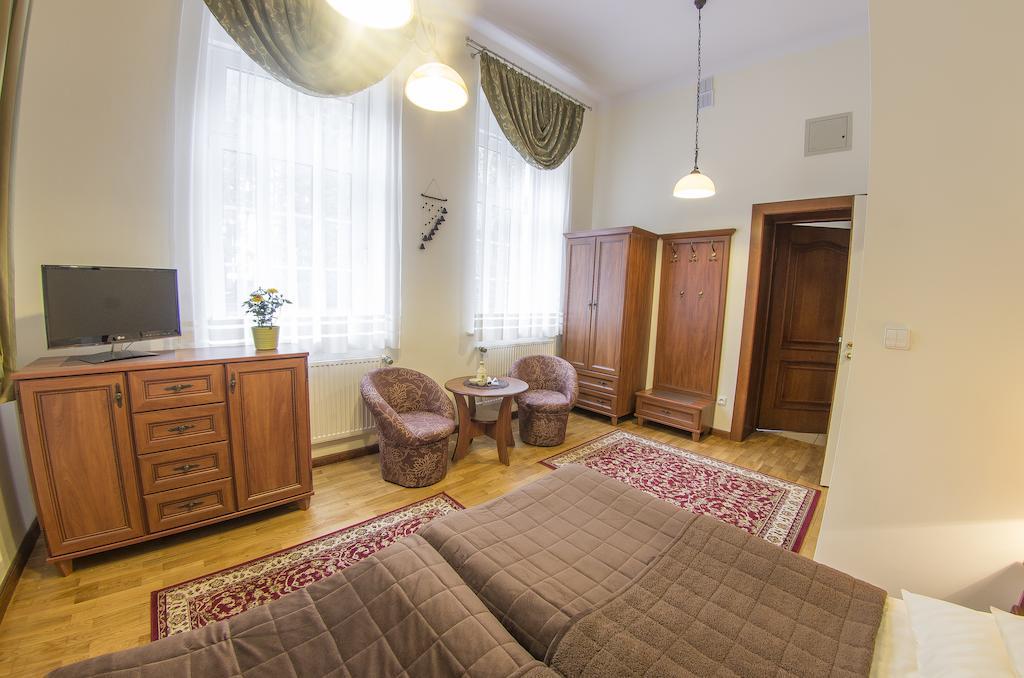 Szwajcarka Willa Z Sauna I Jacuzzi Bad Kudowa Zimmer foto