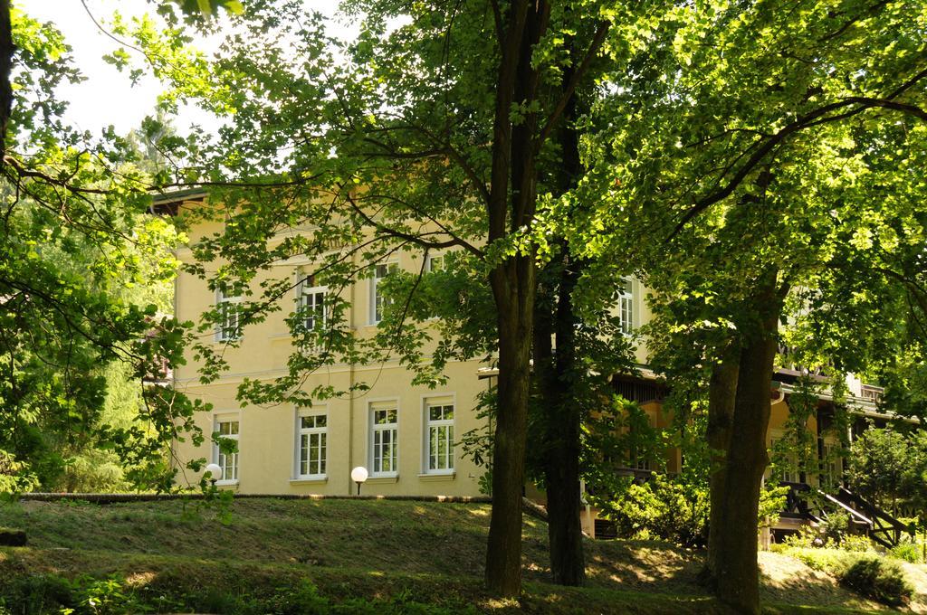 Szwajcarka Willa Z Sauna I Jacuzzi Bad Kudowa Exterior foto